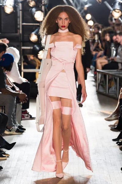Look 14
